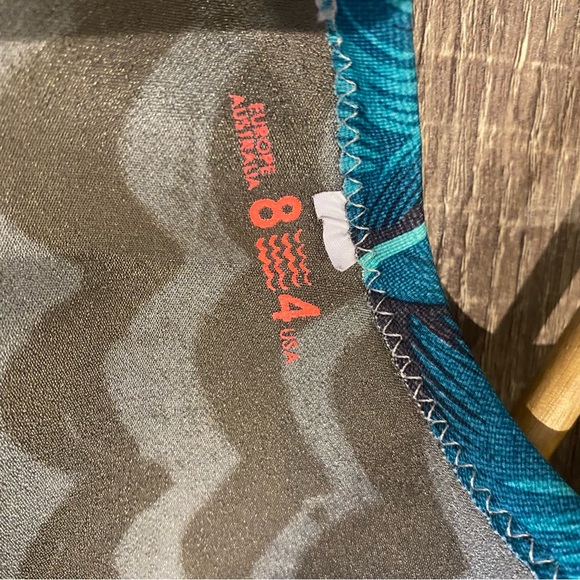 Billabong Surf Capsule Wetsuit Womens Floral Jacket Size 8 - Picture 9 of 13